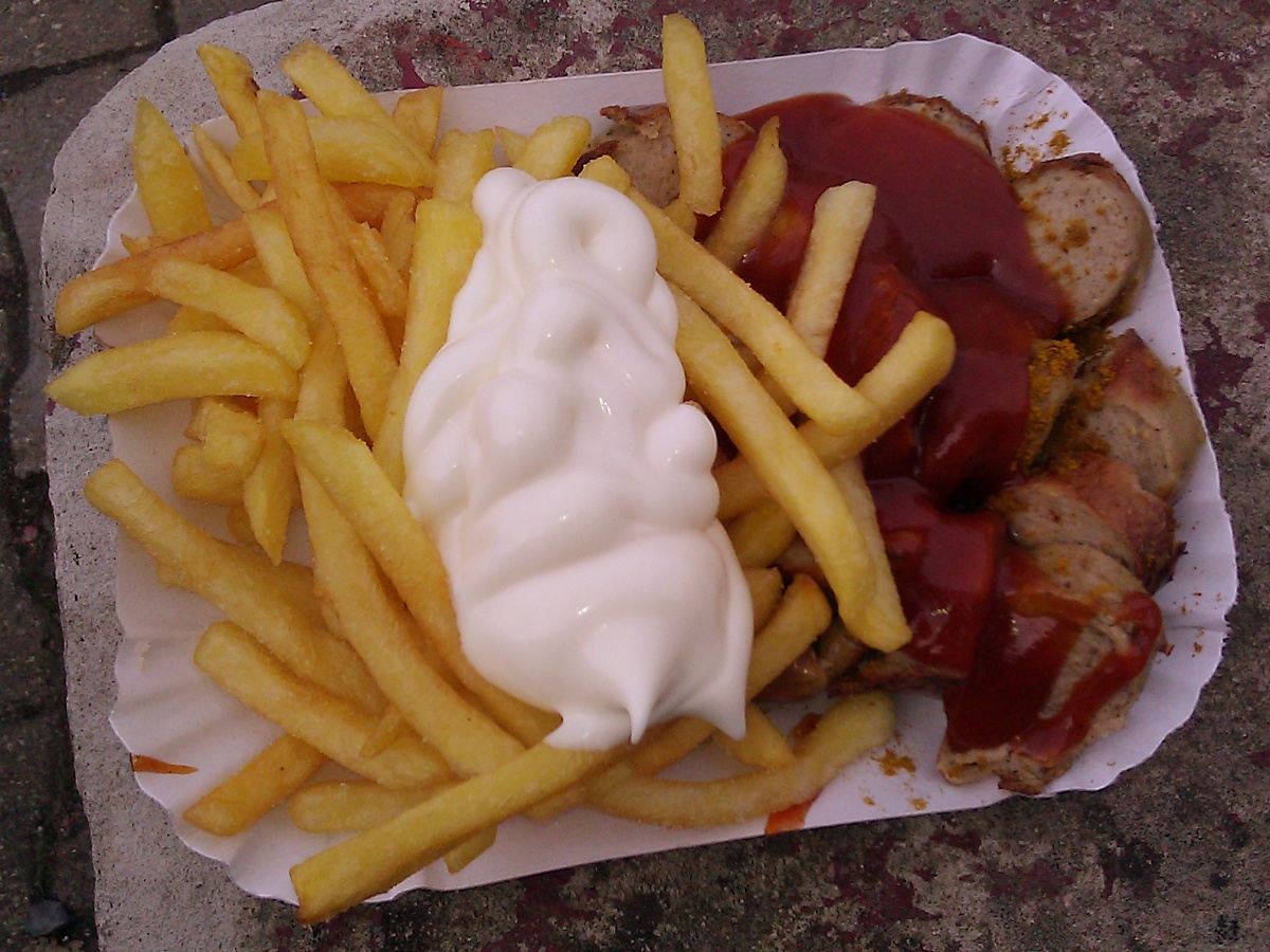 Currywurst, Pommes, Mayo